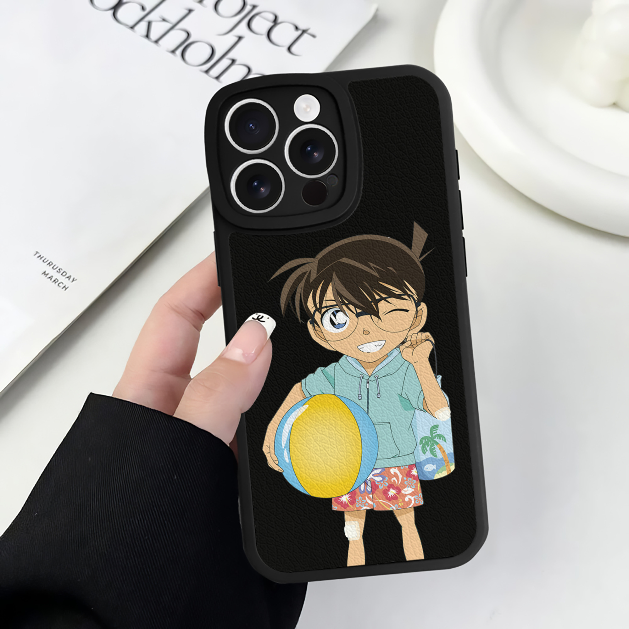 （画像用） 名探偵コナン 江戸川 コナン Detective Conan Conan Edogawa 【iPhone 16シリーズ対応】シリコンスマホケース（レザー調） 材質：シリコン